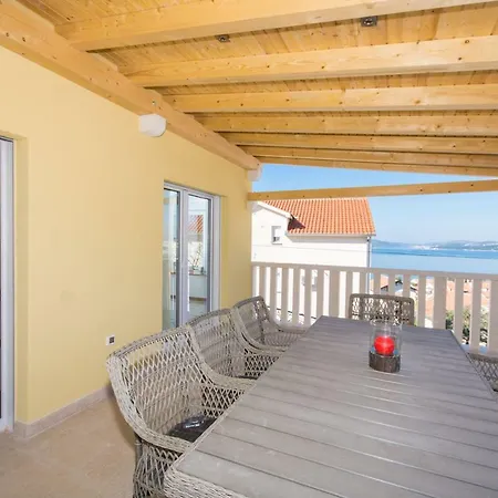 Tomislav Guest house Okrug Gornji