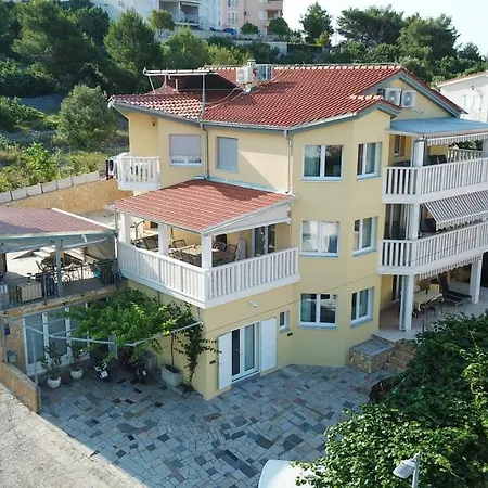 Tomislav Guest house Okrug Gornji