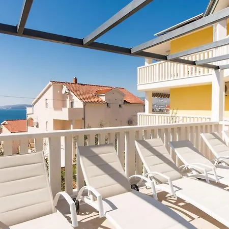 Tomislav Guest house *