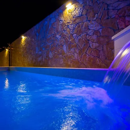 Tomislav Guest house *
