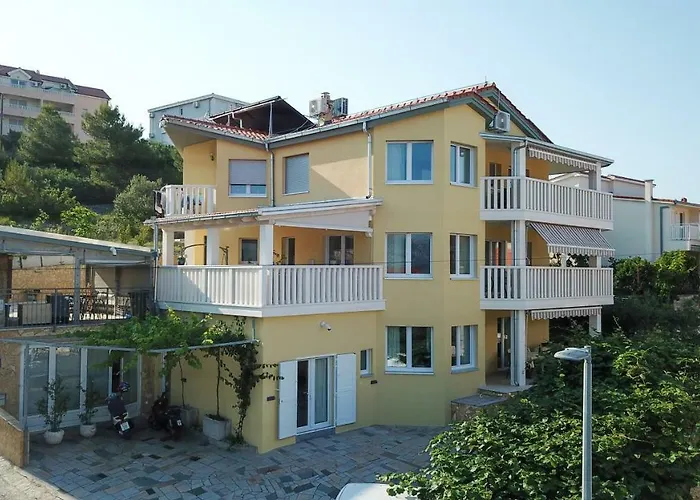 Tomislav Πανσιόν Okrug Gornji